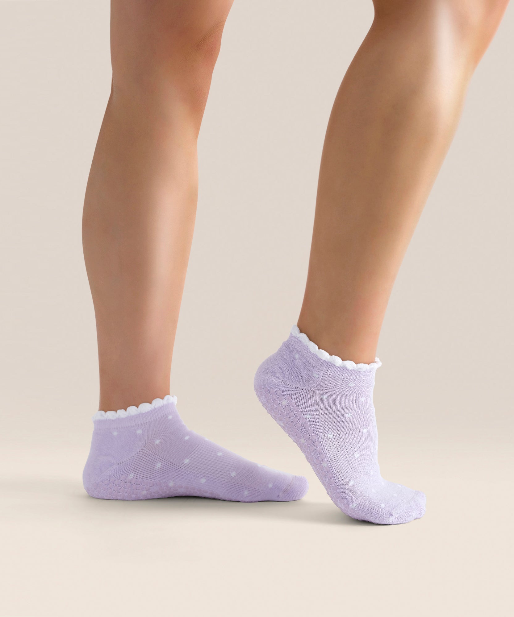 Classic Low Rise Grip Socks - Lavender Spots