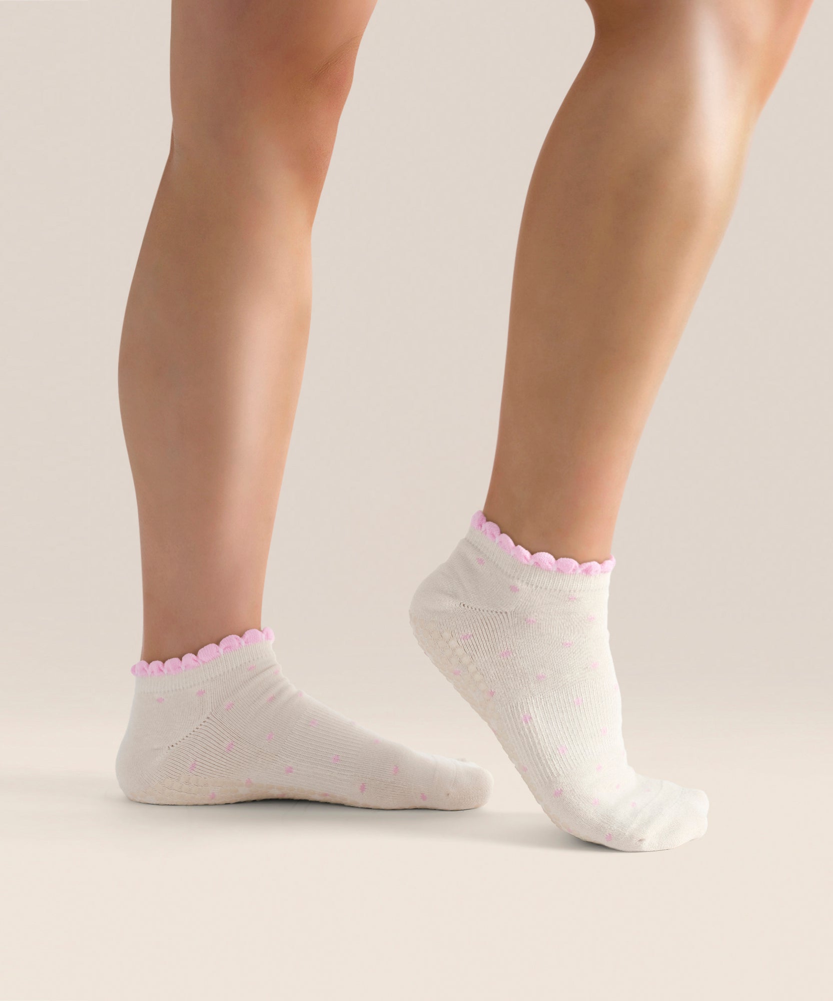 Classic Low Rise Grip Socks - Fondant Spots