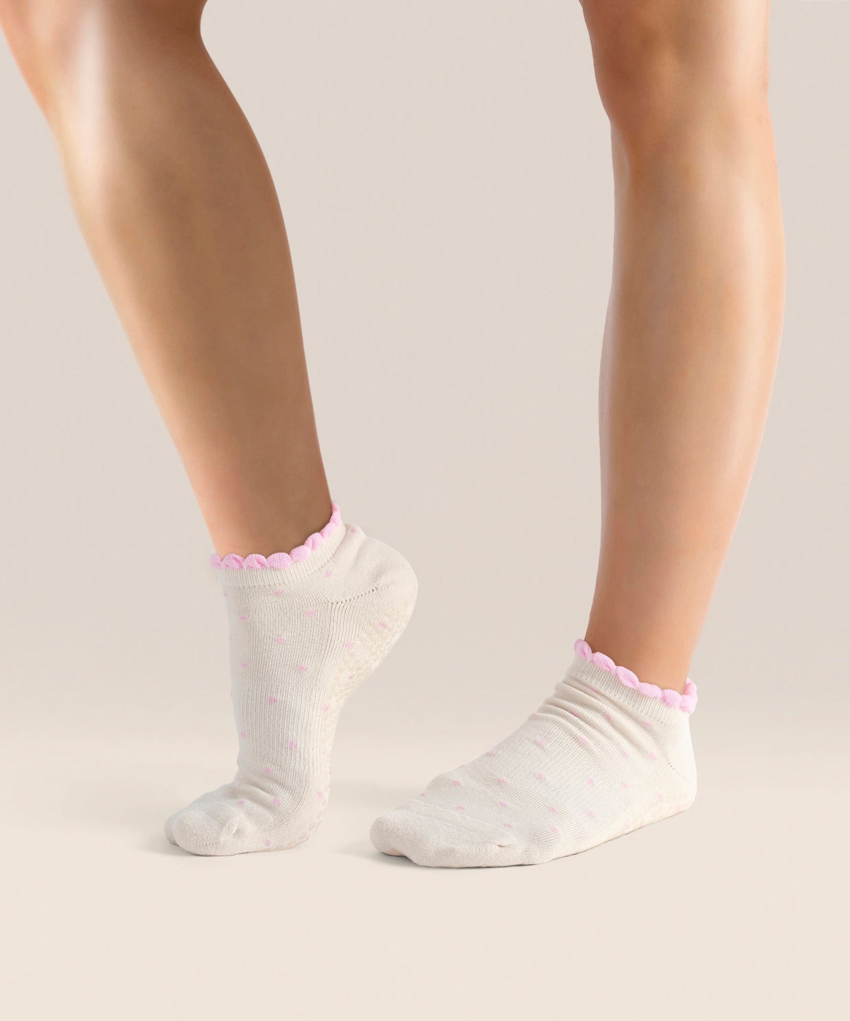Classic Low Rise Grip Socks - Fondant Spots