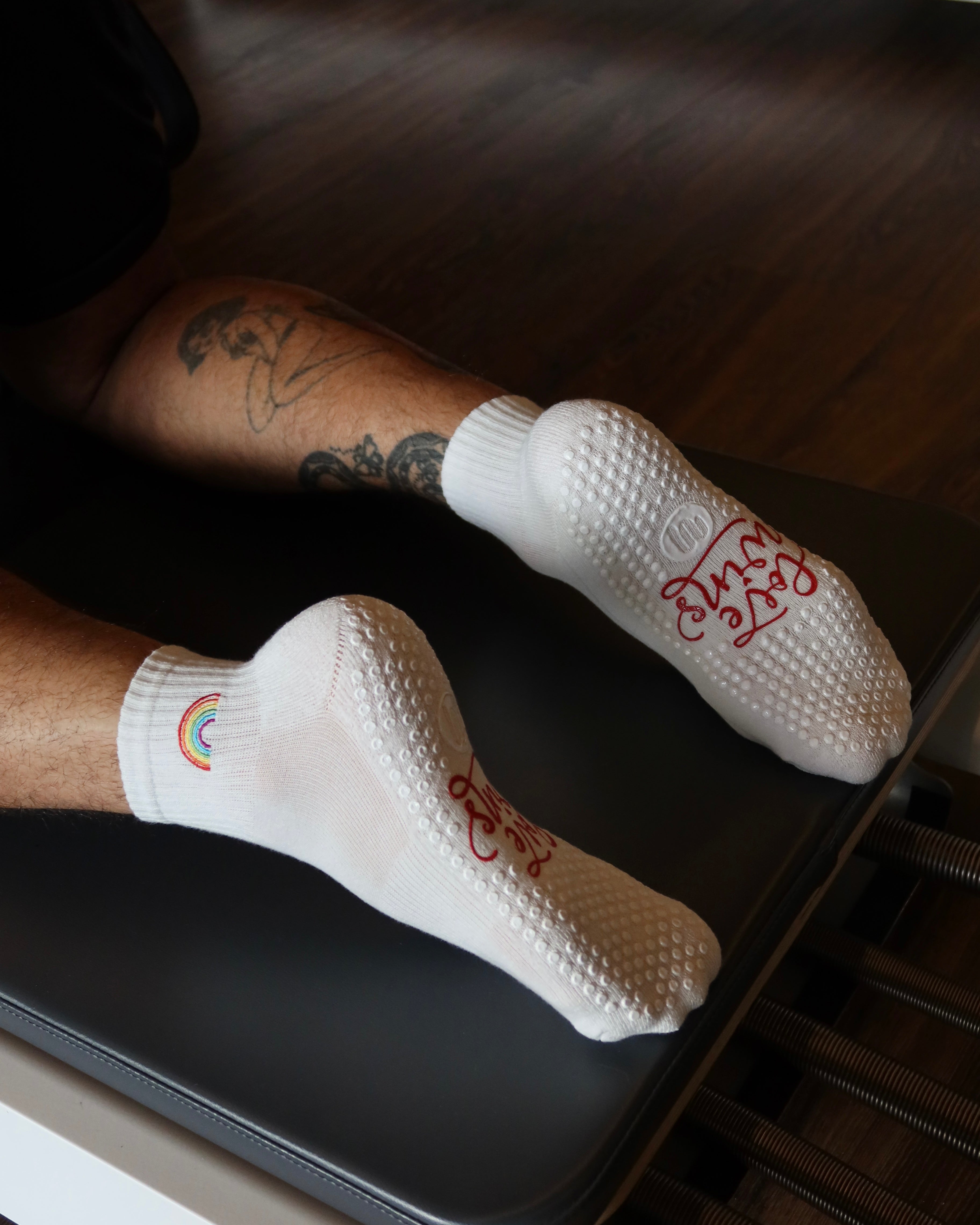 Quarter Crew Non Slip Grip Socks - Rainbow Ivory.