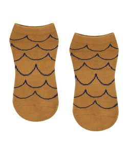 Classic Low Rise Grip Socks - Scallop Mustard for yoga and pilates
