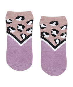 Classic Low Rise Grip Socks - Cheetah Volley in black and beige for women
